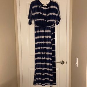 SOFT! 🌊 Ocean blue and white tie die maxi Med